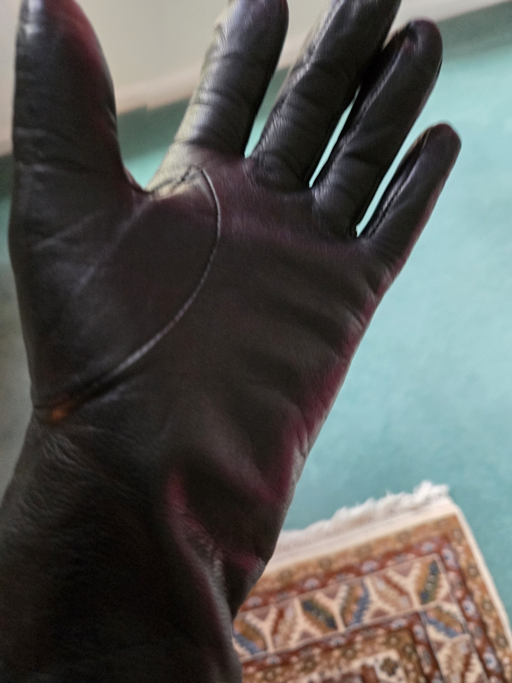 Source Unknown Black Leather Gloves with Gold Studs - Picture 9 of 10